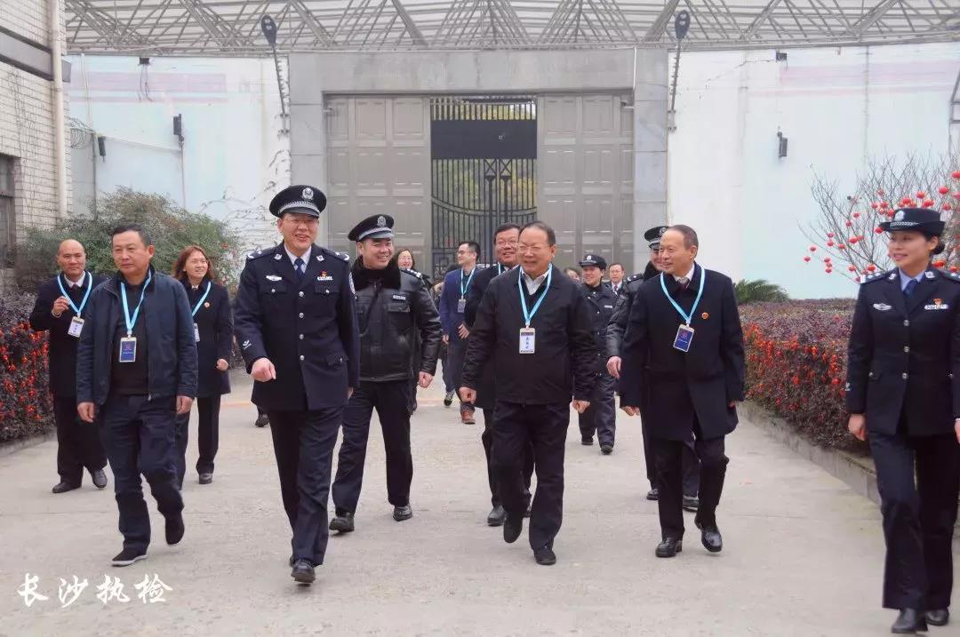 王勋爵检察长深入湖南省女子监狱开展节前安全防范检察